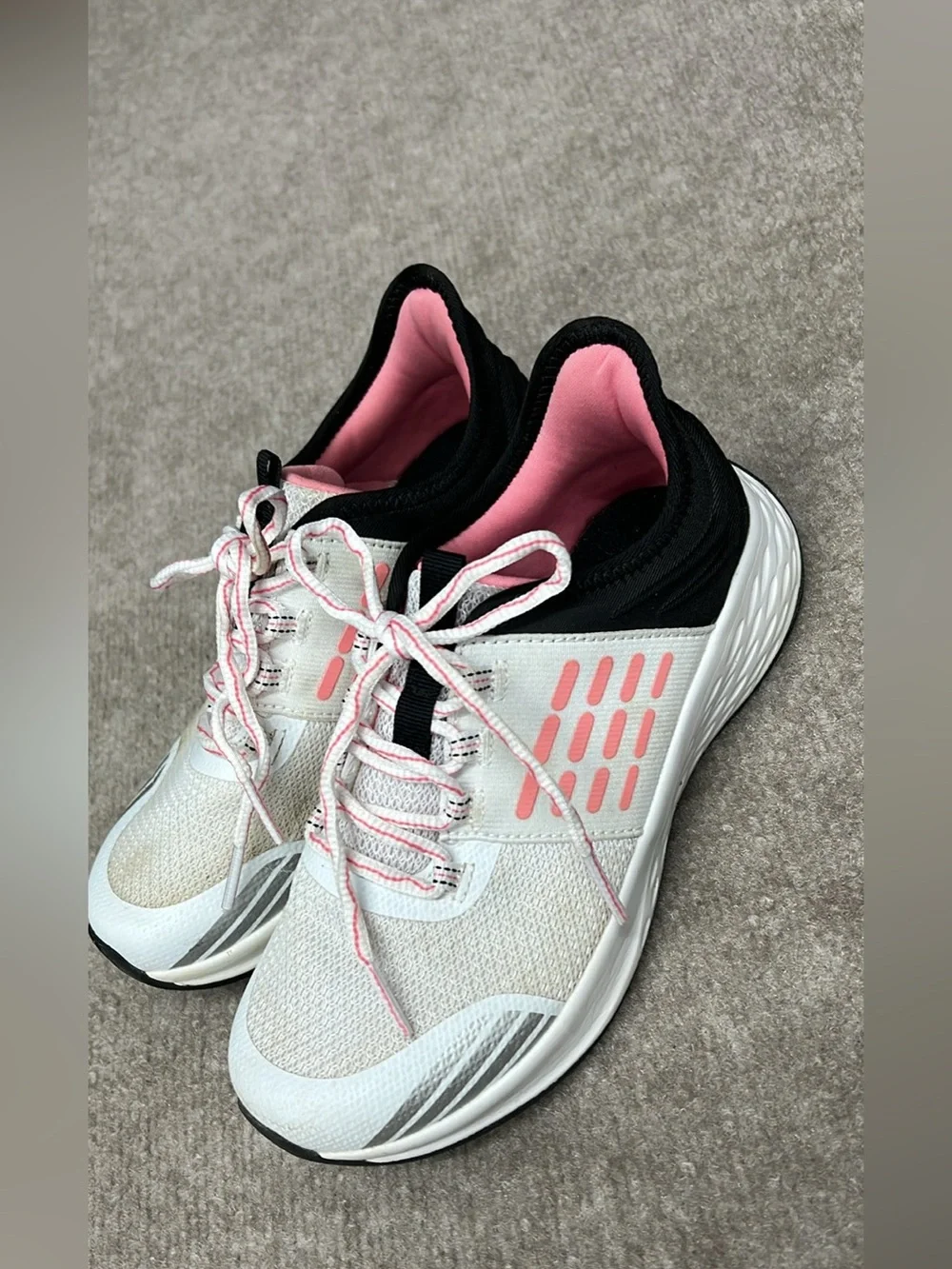 Girls Running Shoes White/Pink size 2